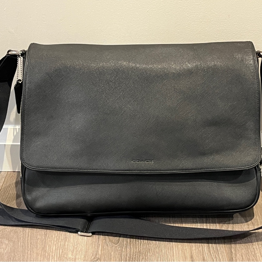 Coach Men’s Black Leather Messenger Bag – Style F71263